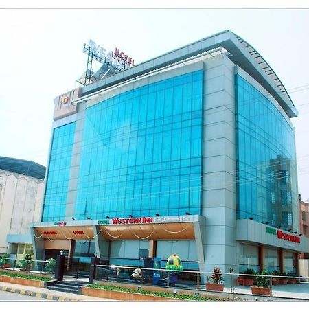 Hotel Western Inn Vasai Εξωτερικό φωτογραφία