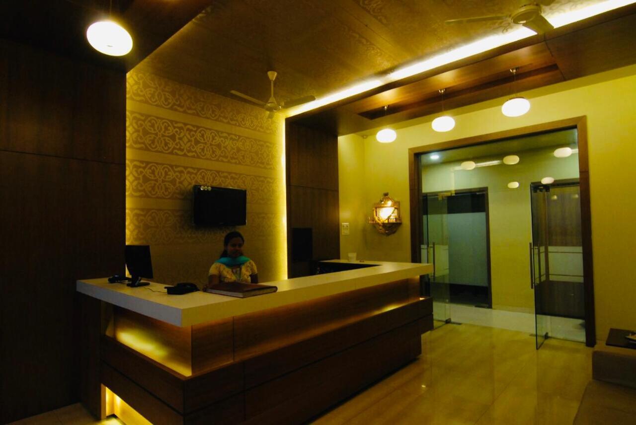 Hotel Western Inn Vasai Εξωτερικό φωτογραφία